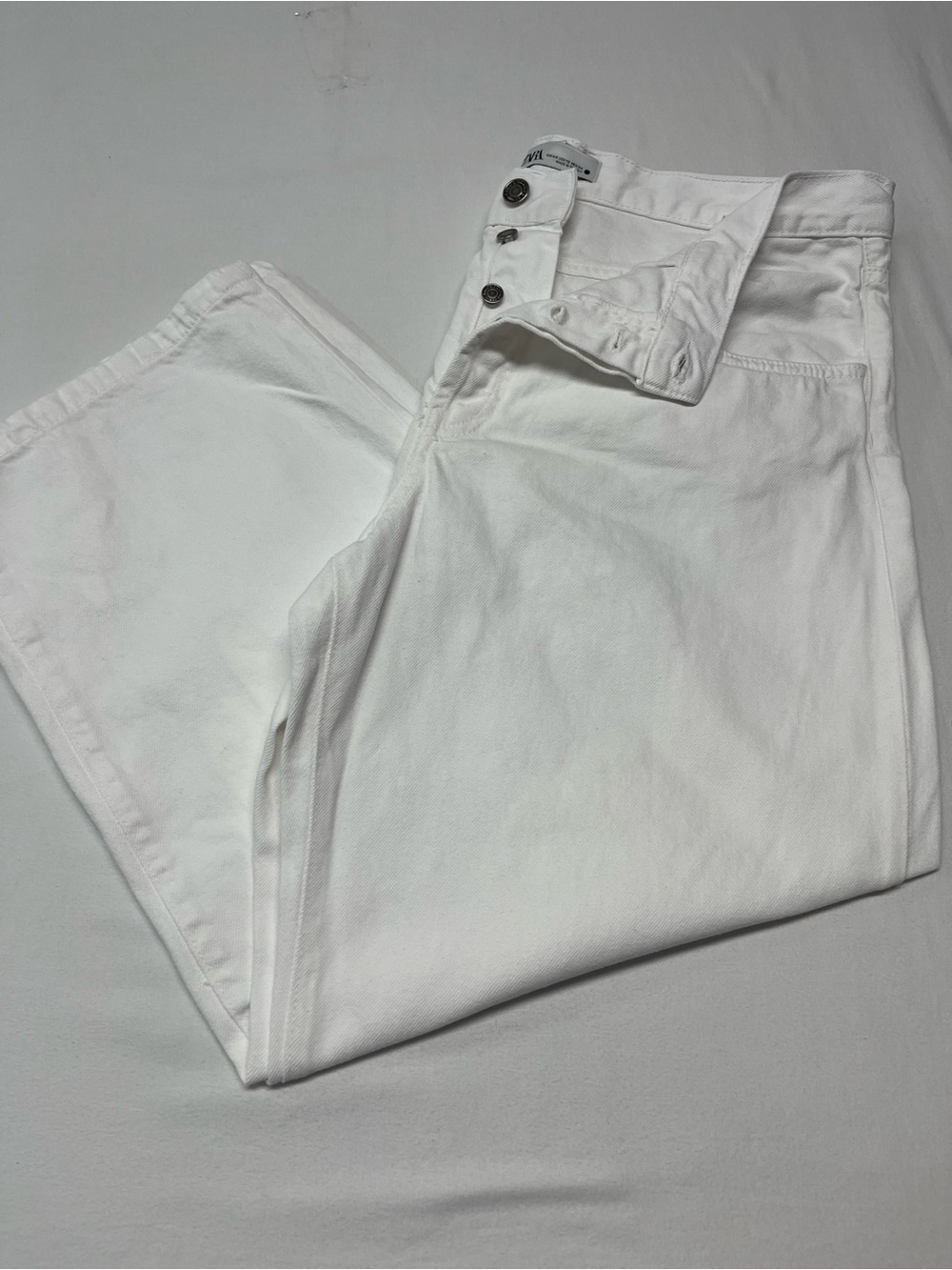 Zara’s White Cropped Ankle Jeans - Button Fly white leg  casual Park 1051